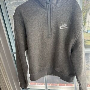Girls Nike Cropped Gray Half-Zip Sweatshirt- Youth Medium- excellent condition